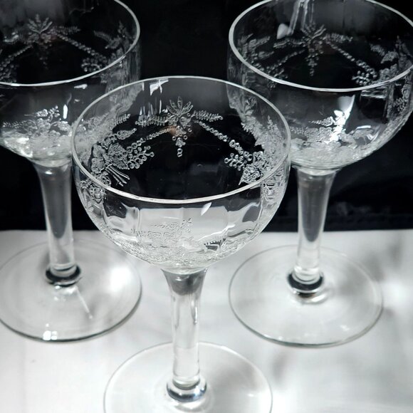 3 Vintage Lace Cocktail Glasses 4.5" etched Crystal coupe nostalgia Nick Nora - Picture 9 of 9